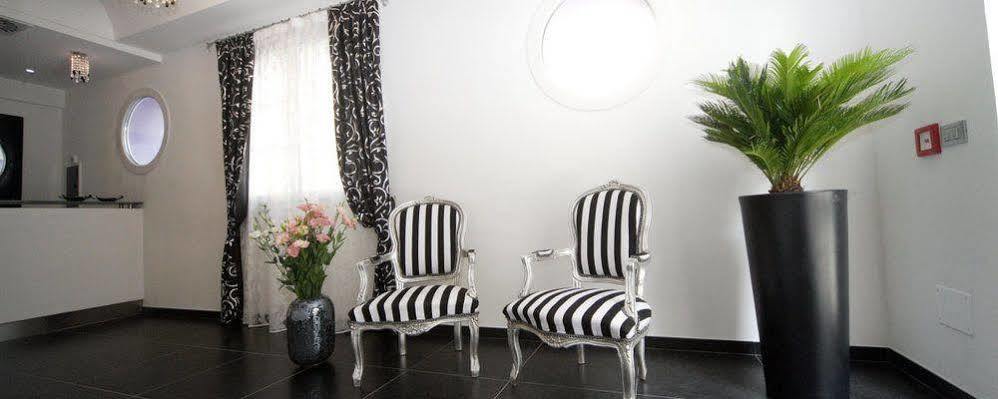 רימיני Residence Hotel Le Viole מראה חיצוני תמונה